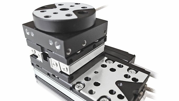 ピエゾ慣性ドライブ